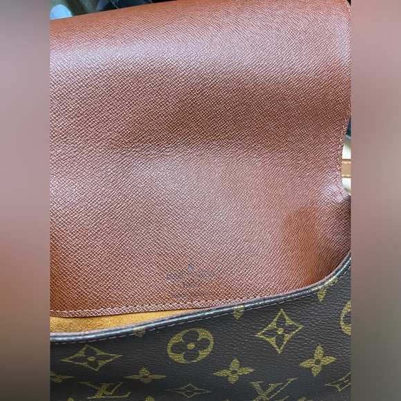 LOUIS VUITTON Monogram
Musette Salsa Shoulder Bag - Picture 5 of 12